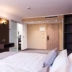 Steinberger Hof 4* 迪岑巴赫